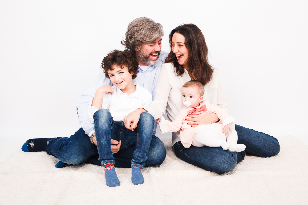 Fotografo De Familia El Estudio De Blanca Bebe Ni O Y Padres El